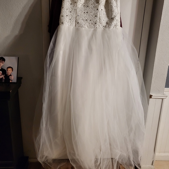 NWOT White Bridal Ball Gown Cap Sleeves Wedding Dress - Picture 4 of 6